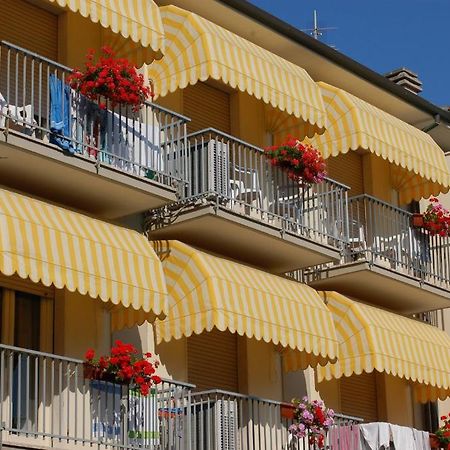 Hotel Ristorante La Terrazza Lido di Camaiore Exterior photo